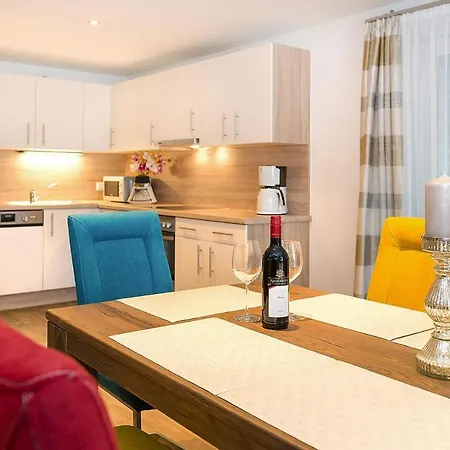 Apartment Penthouse In By Lift & Panoramic Views *