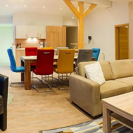 Penthouse In By Lift & Panoramic Views Apartment