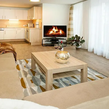 Penthouse In By Lift & Panoramic Views Apartman *