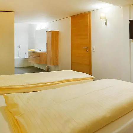 Penthouse In By Lift & Panoramic Views *