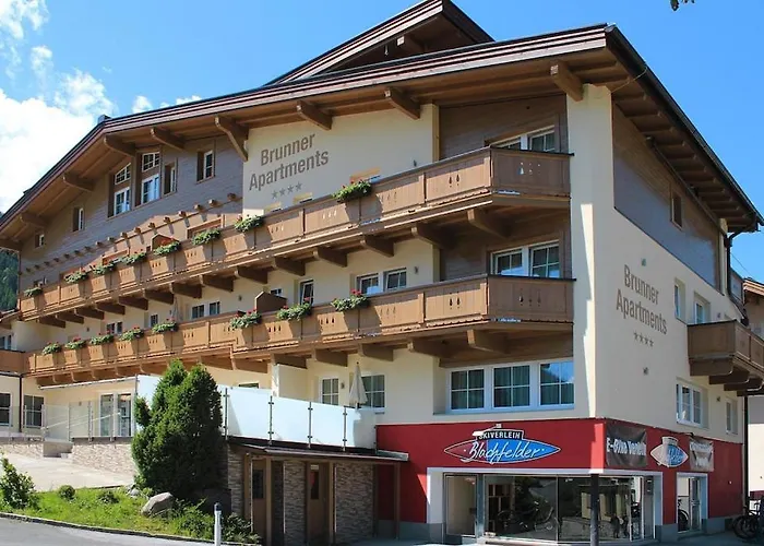 Penthouse In By Lift & Panoramic Views *