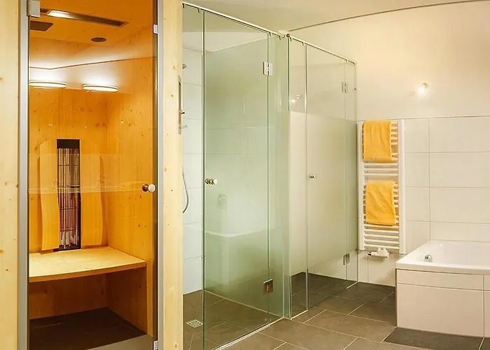 Apartment Penthouse In By Lift & Panoramic Views *