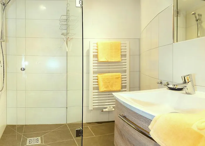 Penthouse In By Lift & Panoramic Views * نيديراو