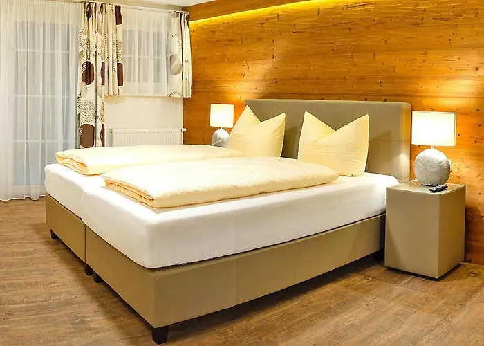 Penthouse In By Lift & Panoramic Views * نيديراو