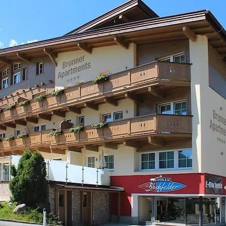 Penthouse In By Lift & Panoramic Views *